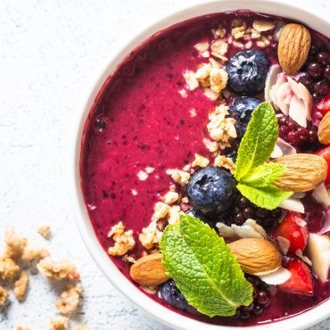 berry-Almond Smoothie Bowl